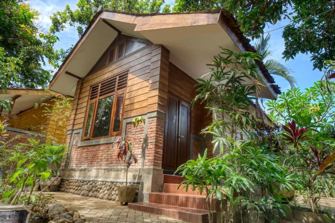 Bata Merah Homestay Banyuwangi  Extérieur photo