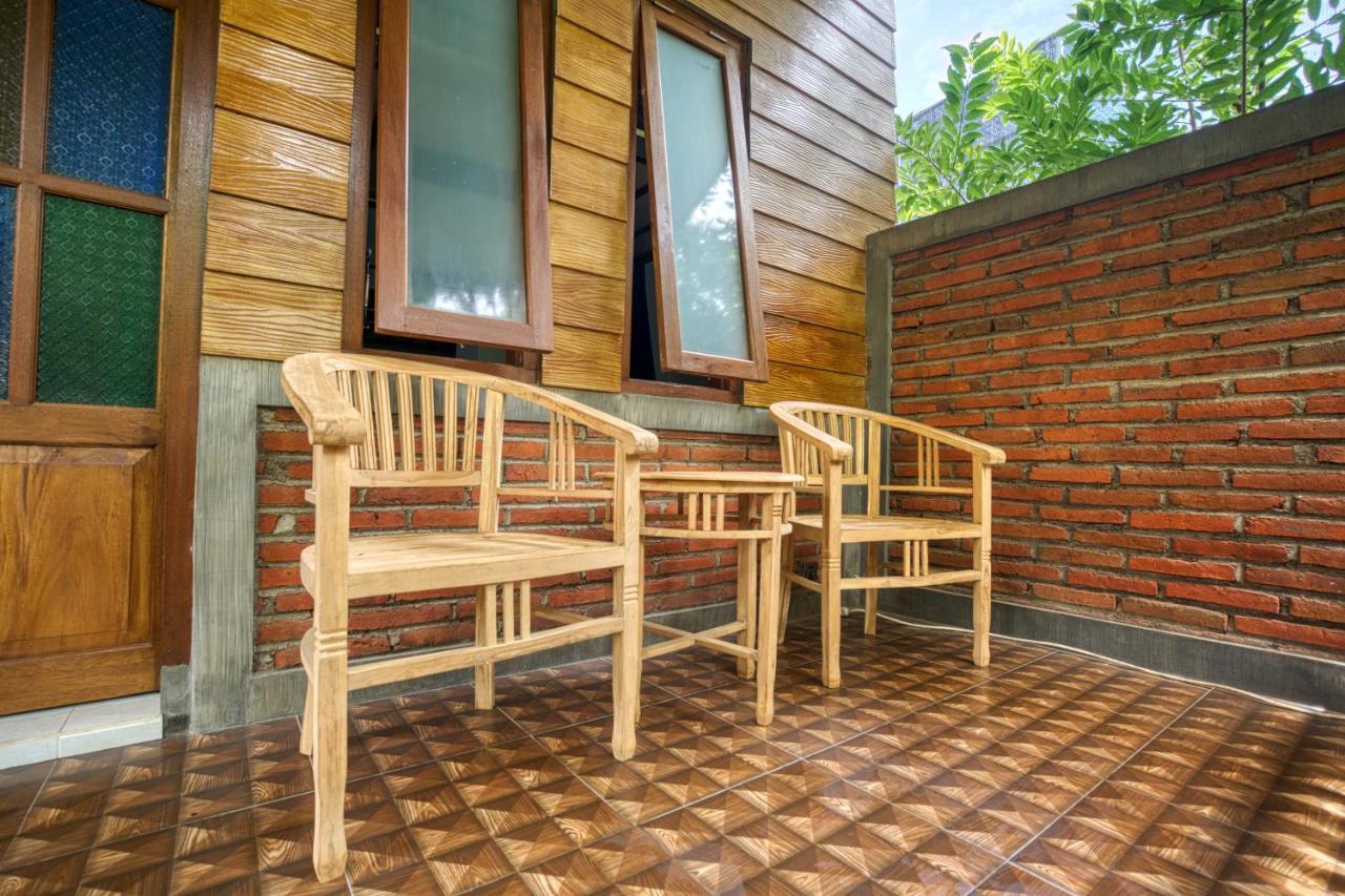 Bata Merah Homestay Banyuwangi  Extérieur photo