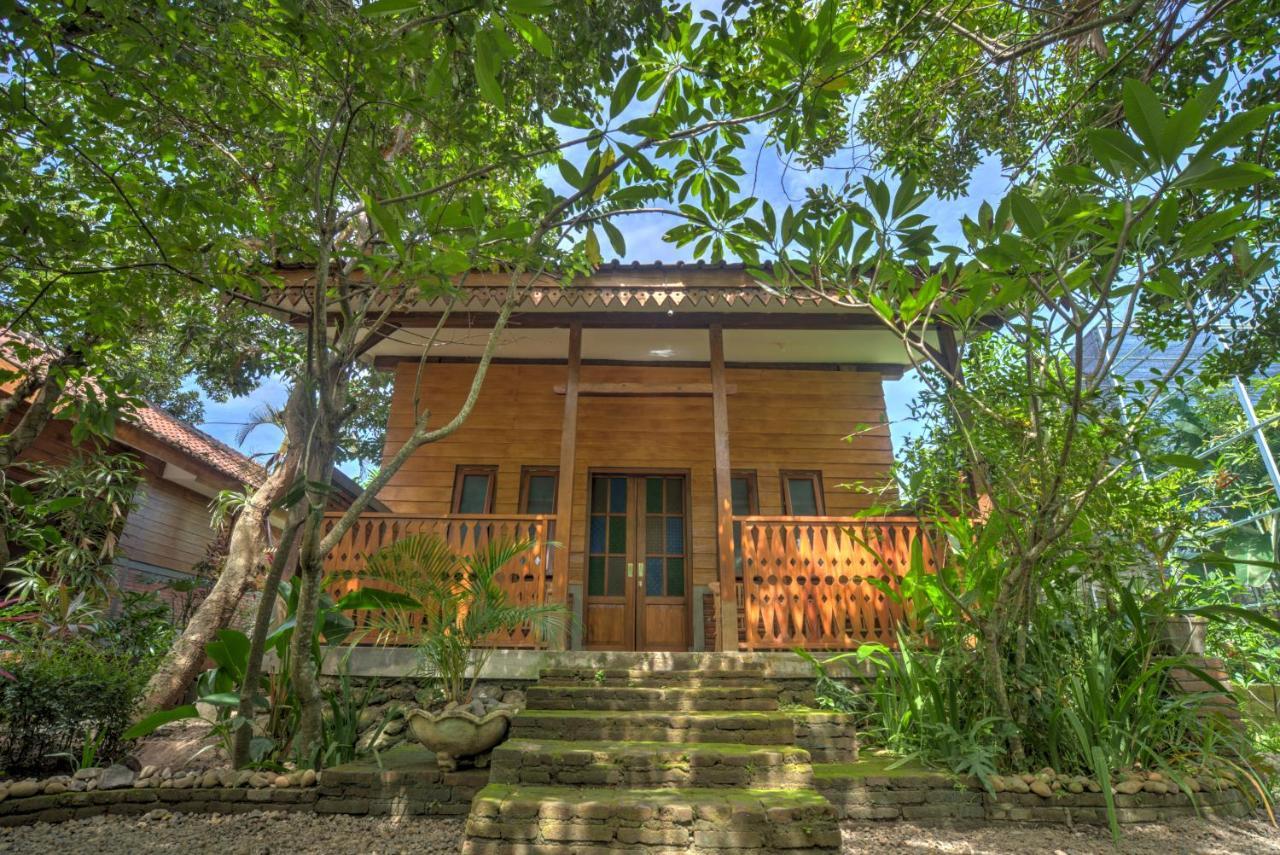 Bata Merah Homestay Banyuwangi  Extérieur photo