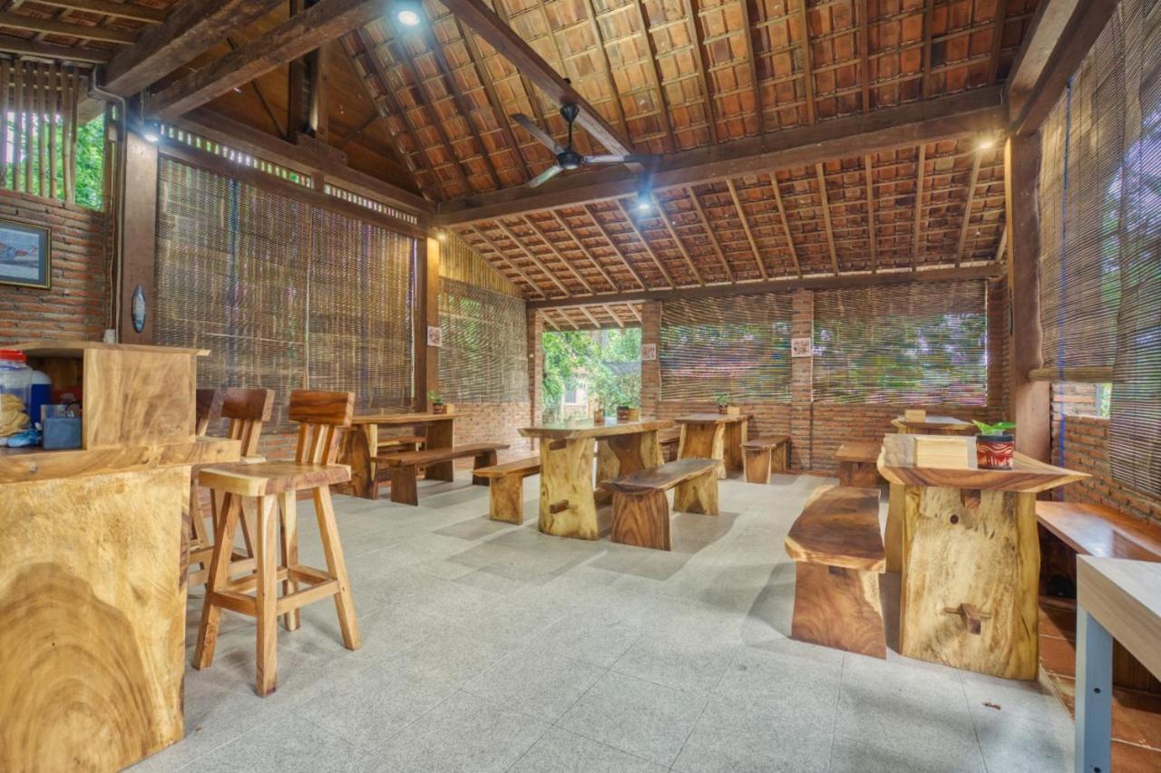 Bata Merah Homestay Banyuwangi  Extérieur photo