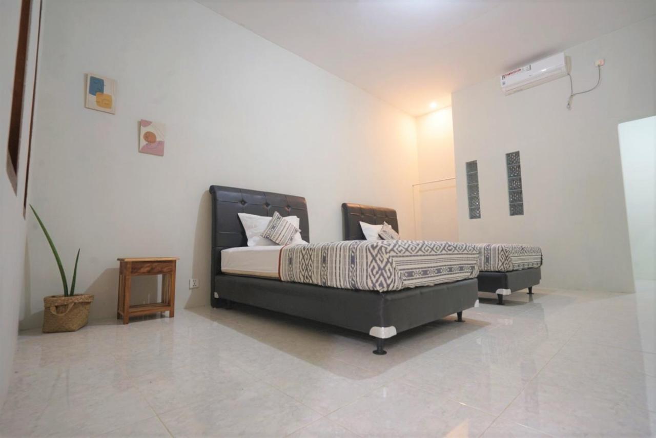 Bata Merah Homestay Banyuwangi  Extérieur photo