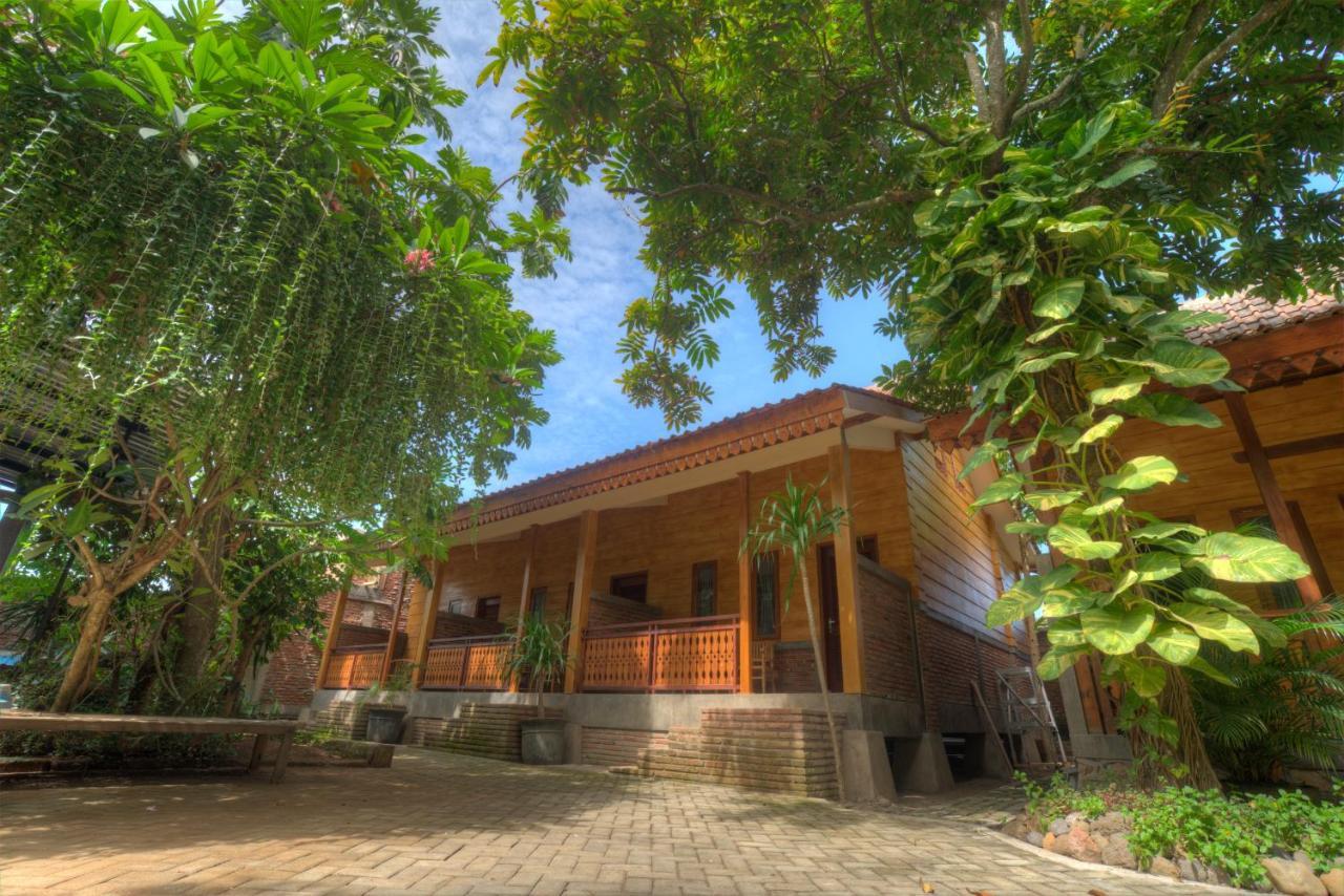 Bata Merah Homestay Banyuwangi  Extérieur photo