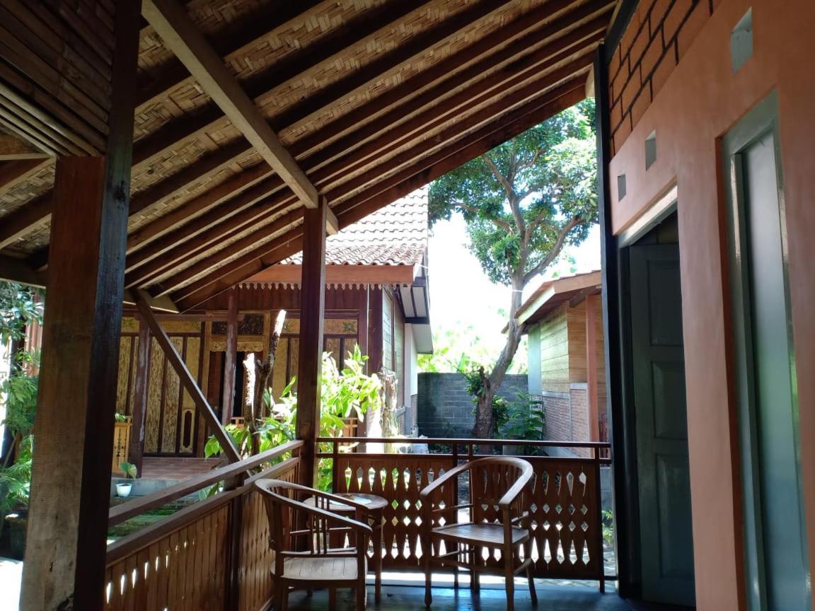 Bata Merah Homestay Banyuwangi  Extérieur photo