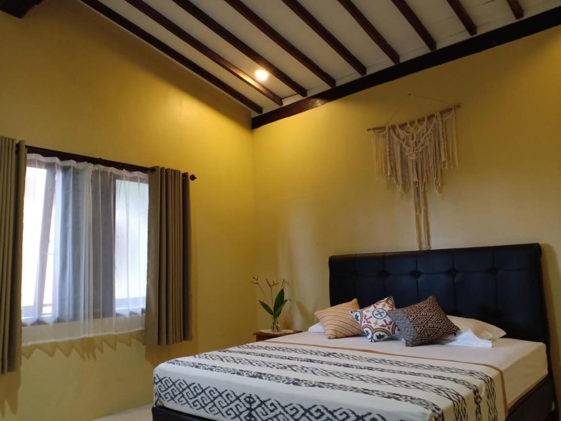 Bata Merah Homestay Banyuwangi  Extérieur photo