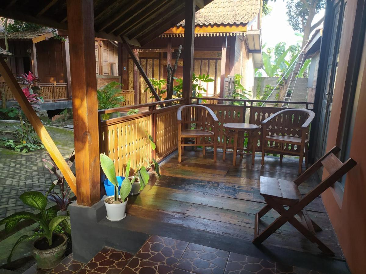 Bata Merah Homestay Banyuwangi  Extérieur photo
