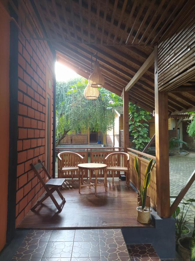 Bata Merah Homestay Banyuwangi  Extérieur photo