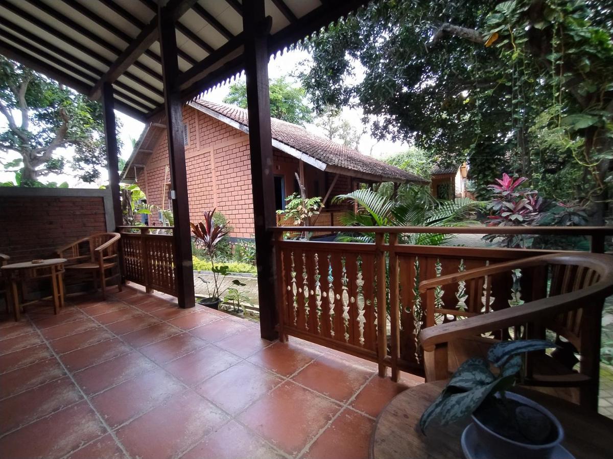 Bata Merah Homestay Banyuwangi  Extérieur photo